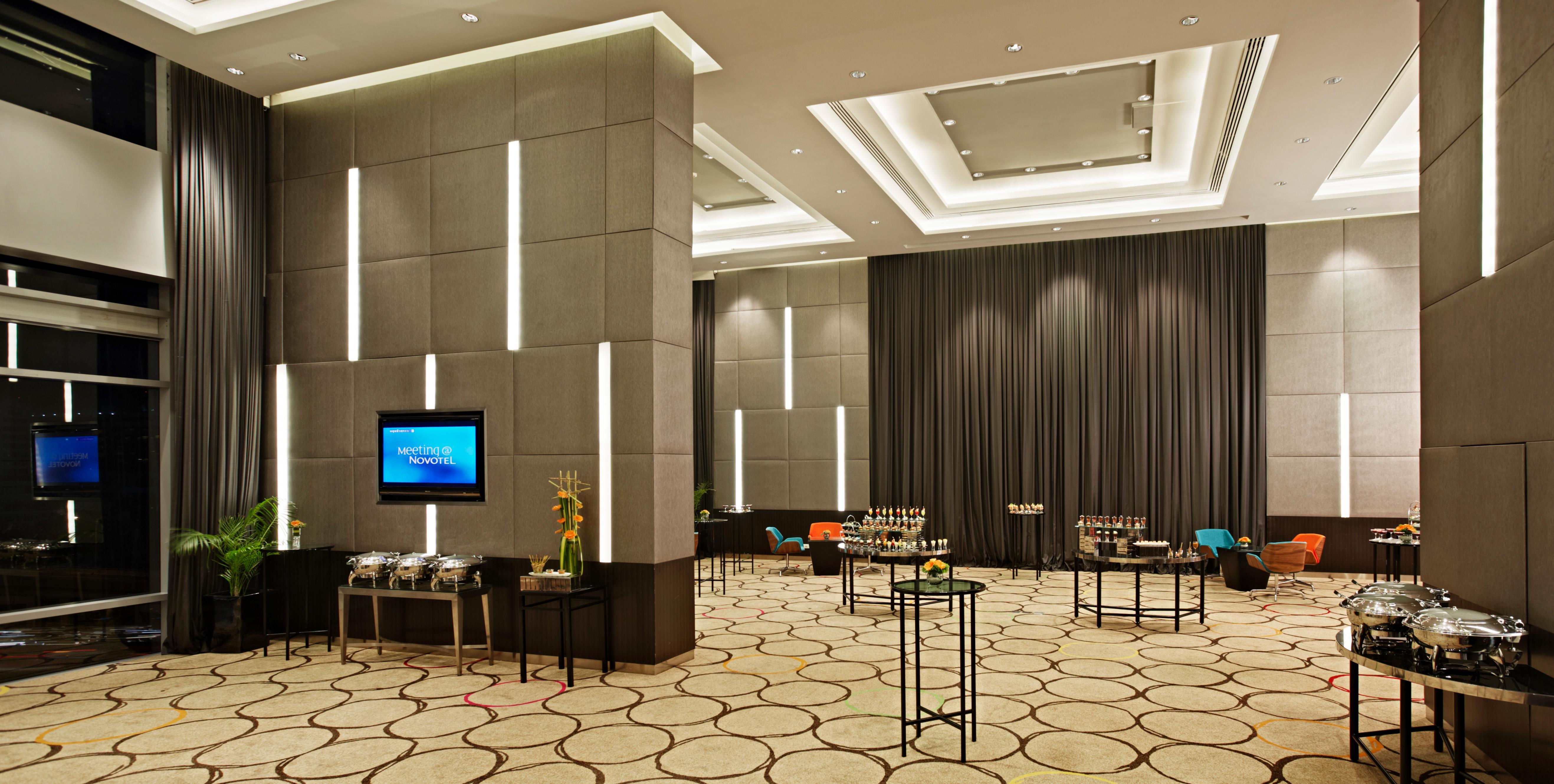 Four Points By Sheraton Bangkok Ploenchit - Formerly Novotel Bangkok Ploenchit Zewnętrze zdjęcie